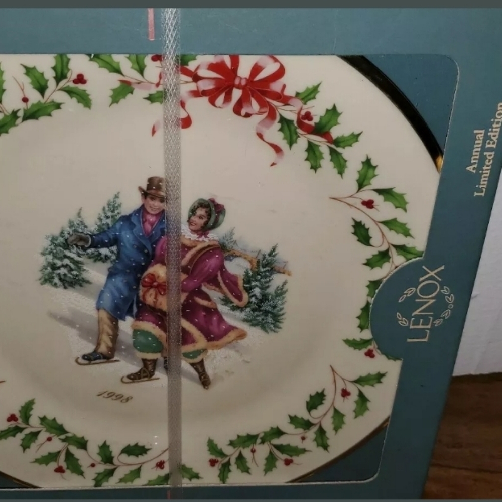 1998 Lenox Plate Collectible Skating New
